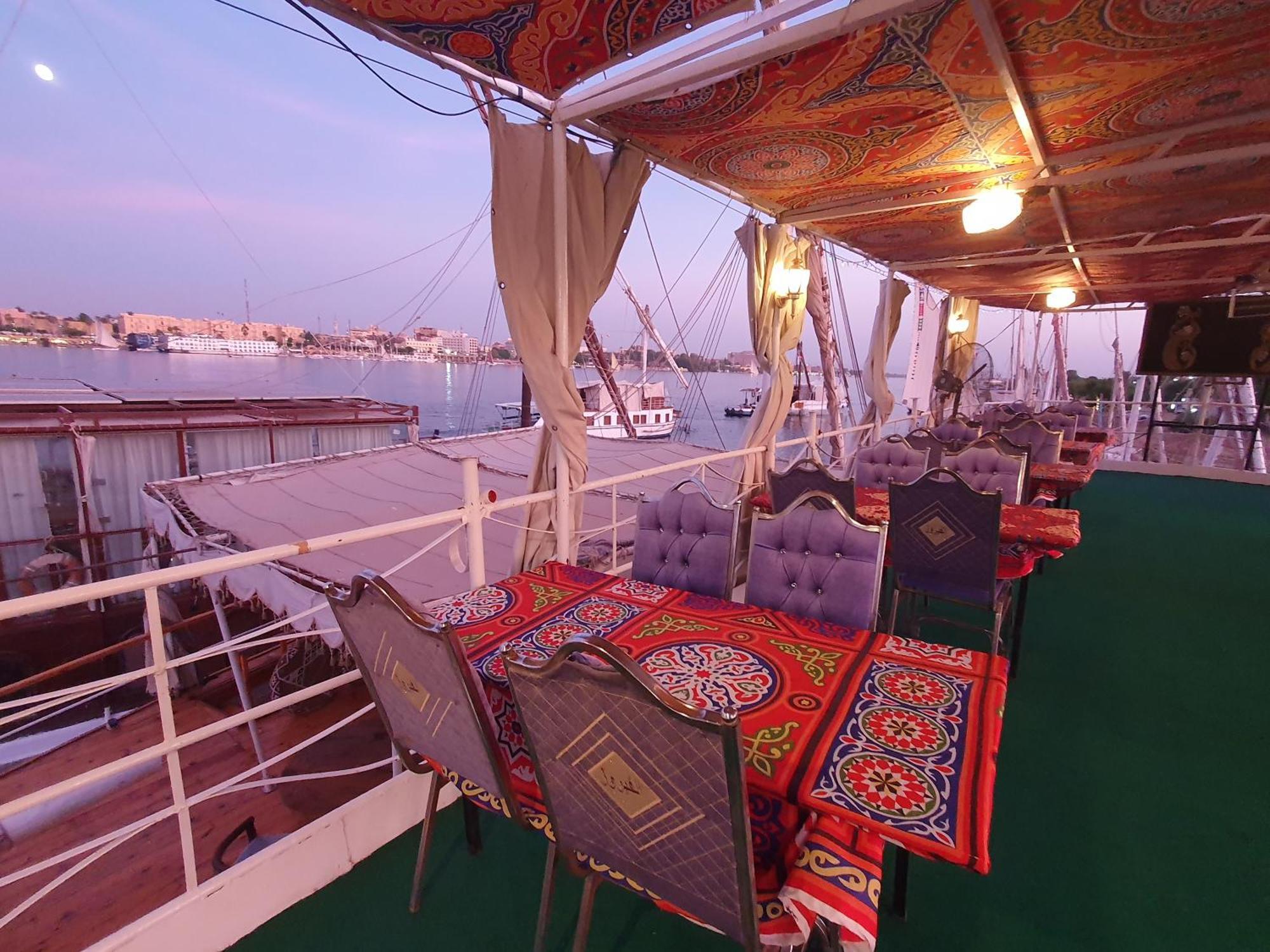 Moon Boat Hotel Luxor Bagian luar foto