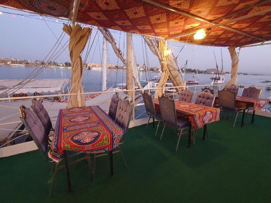 Moon Boat Hotel Luxor Bagian luar foto